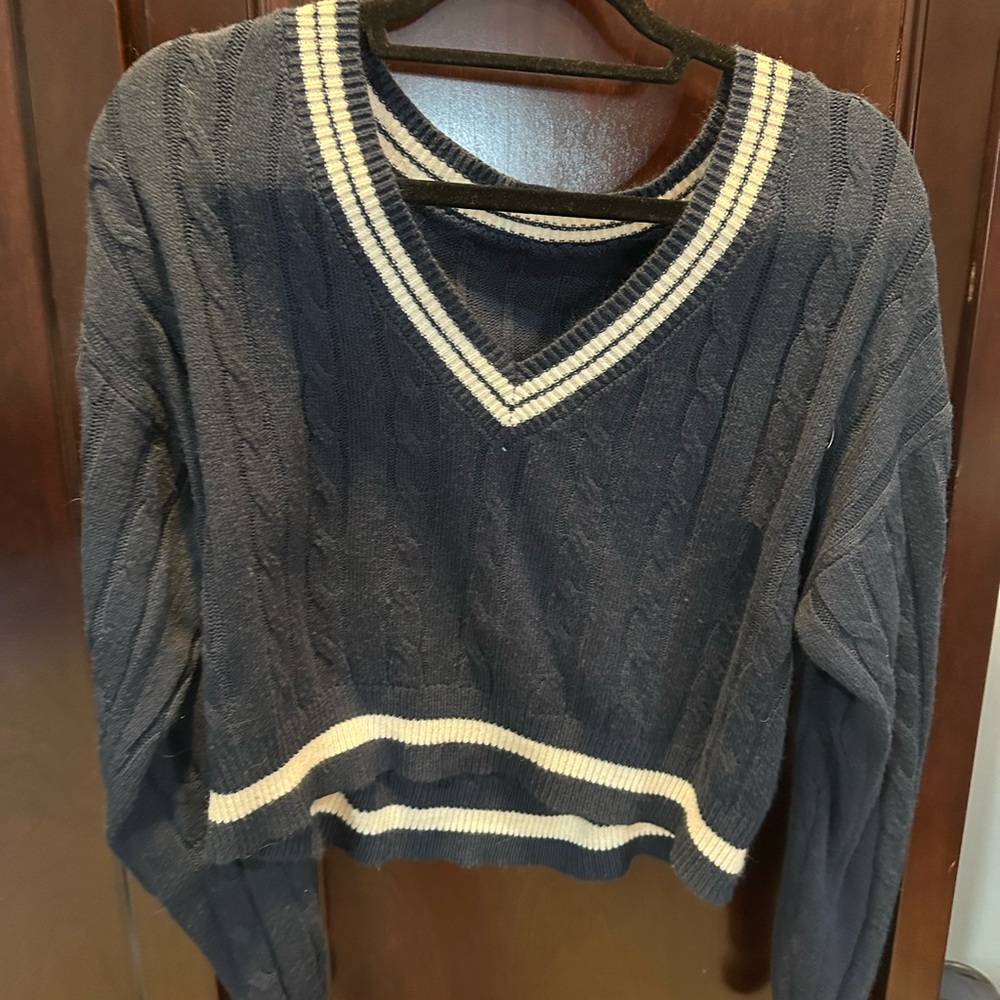 SHEIN Navy V-Neck Sweater with Cream Accents
